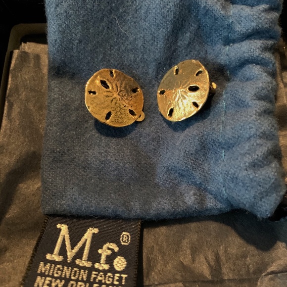 Mignon Faget  gold sand dollar clip earrings - Picture 1 of 9